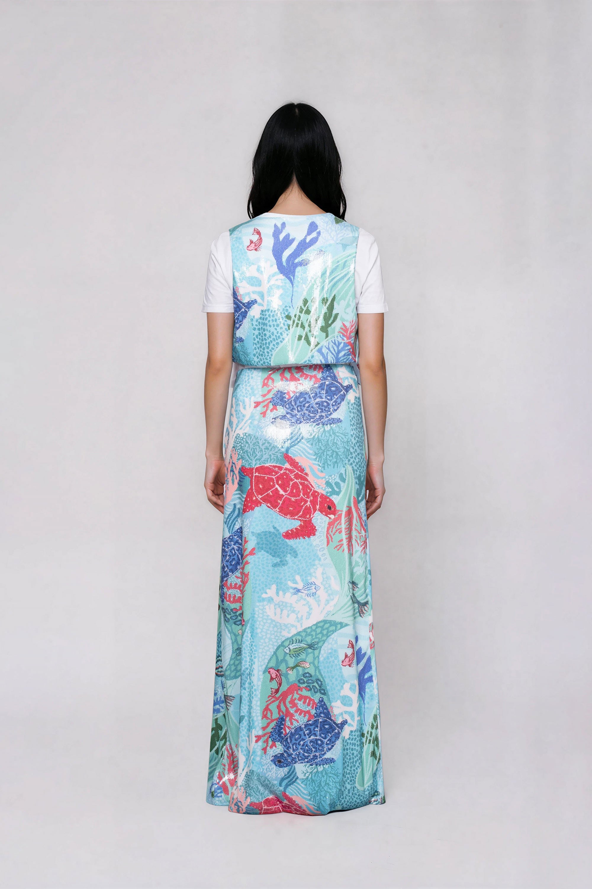 all over turlte vest back view